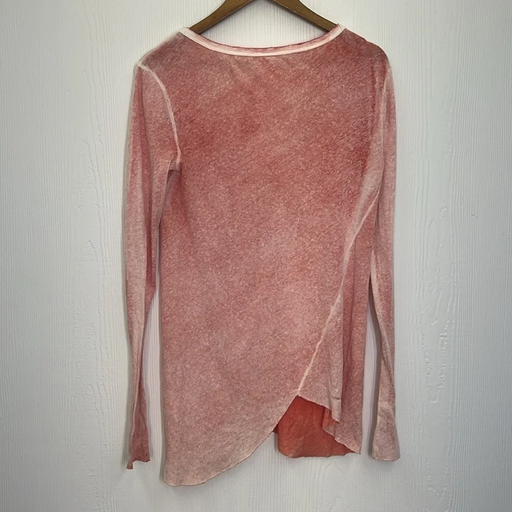Free People - Long Beach Asymmetrical H Coral Mineral Wash Long Sleeve T Size XS